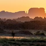 Ein Sonnenuntergang im Gebirge von Ennedi