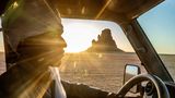 Ein Fahrer im Sonnenlicht