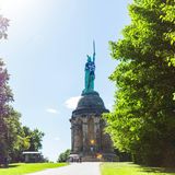Hermannsdenkmal mit Arminia-Trikot