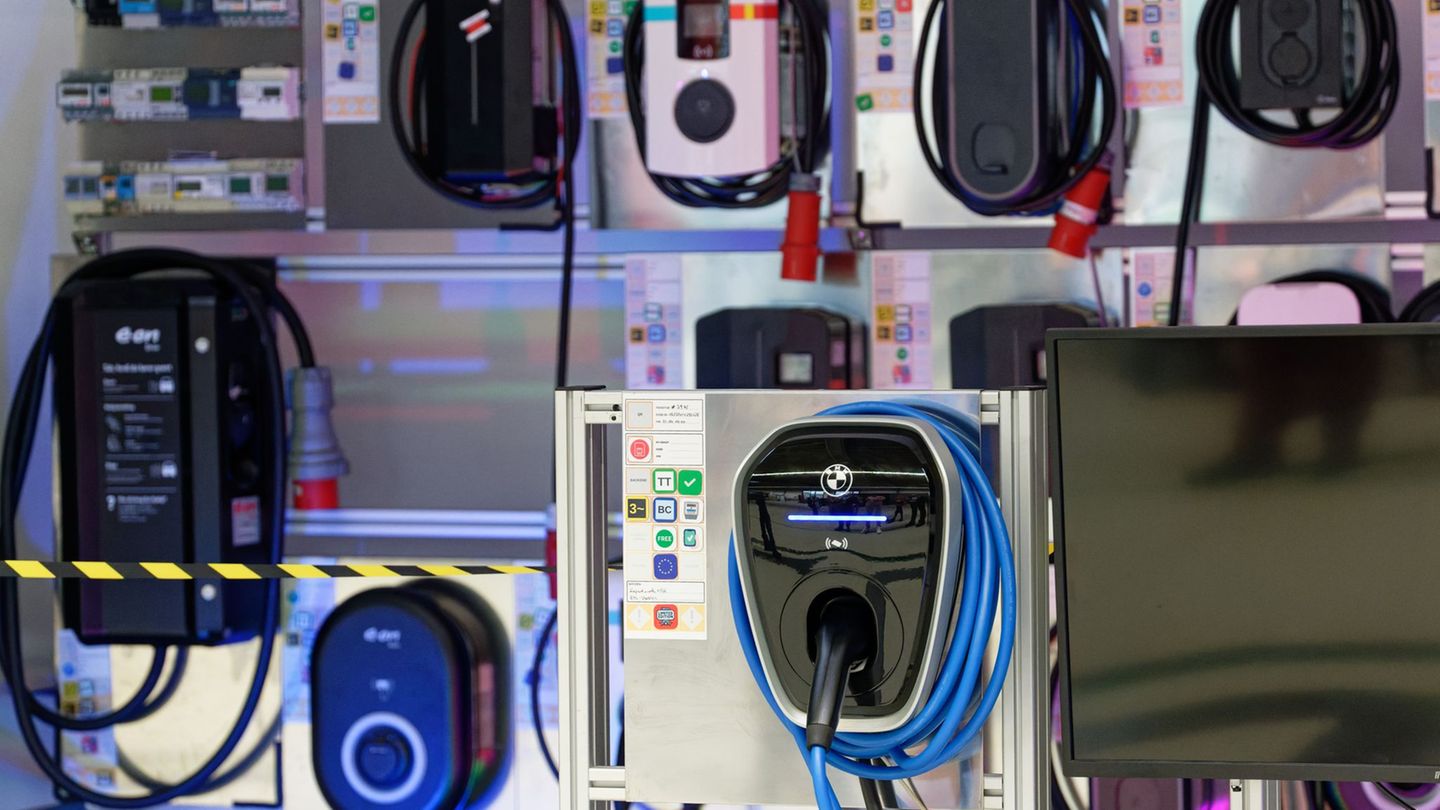 Elektromobilität: Wallbox-Überprüfung: Netzagentur sieht keine Gefahren