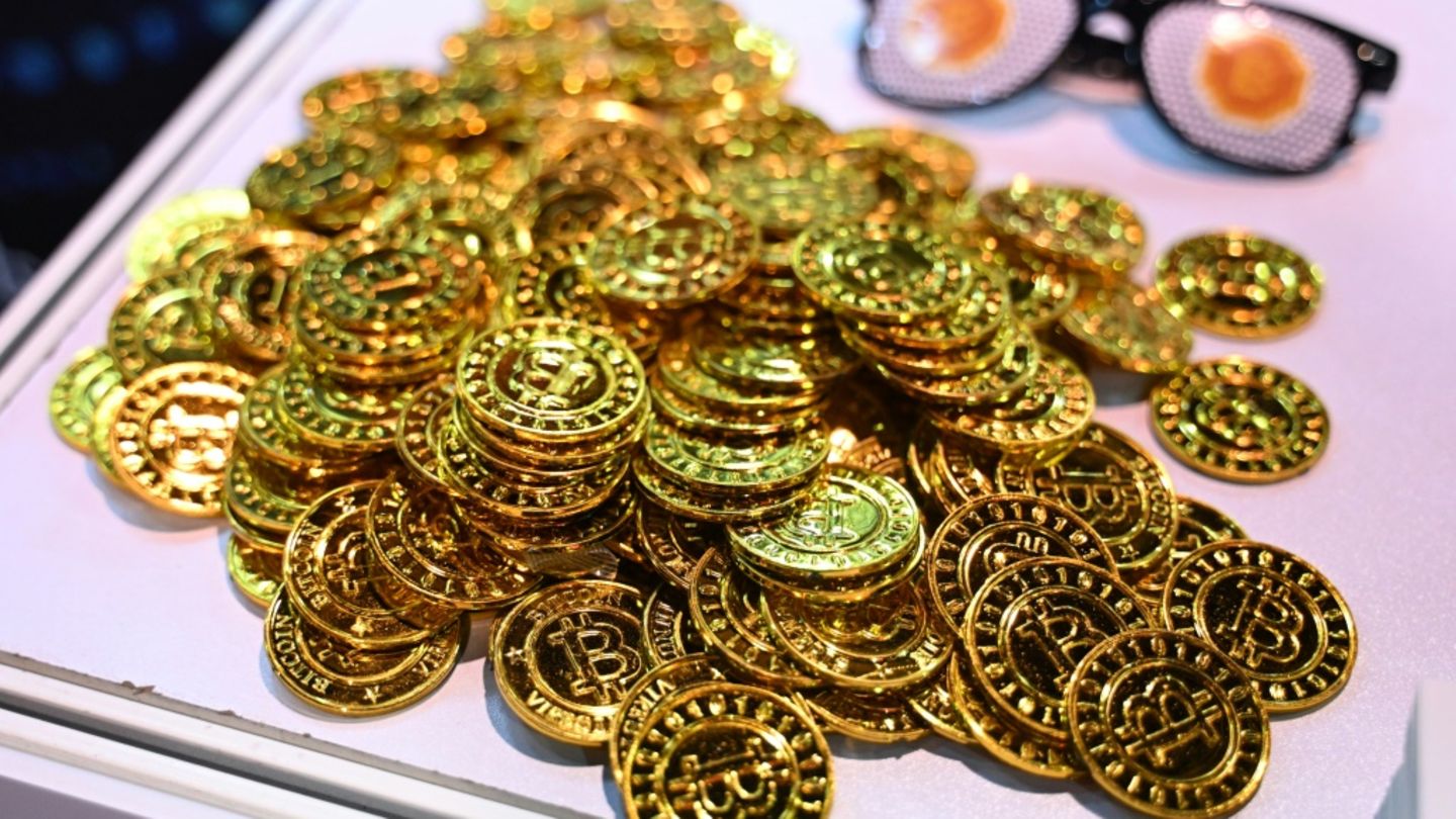 Münzen mit dem Bitcoin-Logo