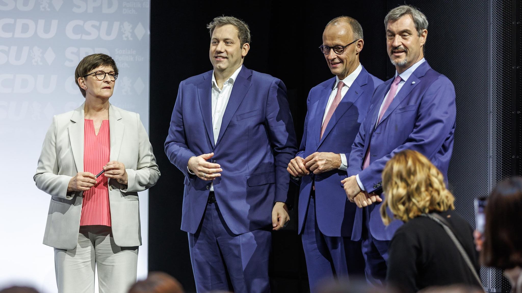 Saskia Esken (l.) wird aller Voraussicht nach die einzige Frau im Koalitionsausschuss mit Markus Söder (r.), Friedrich Merz (M.) und Lars Klingbeil sein 