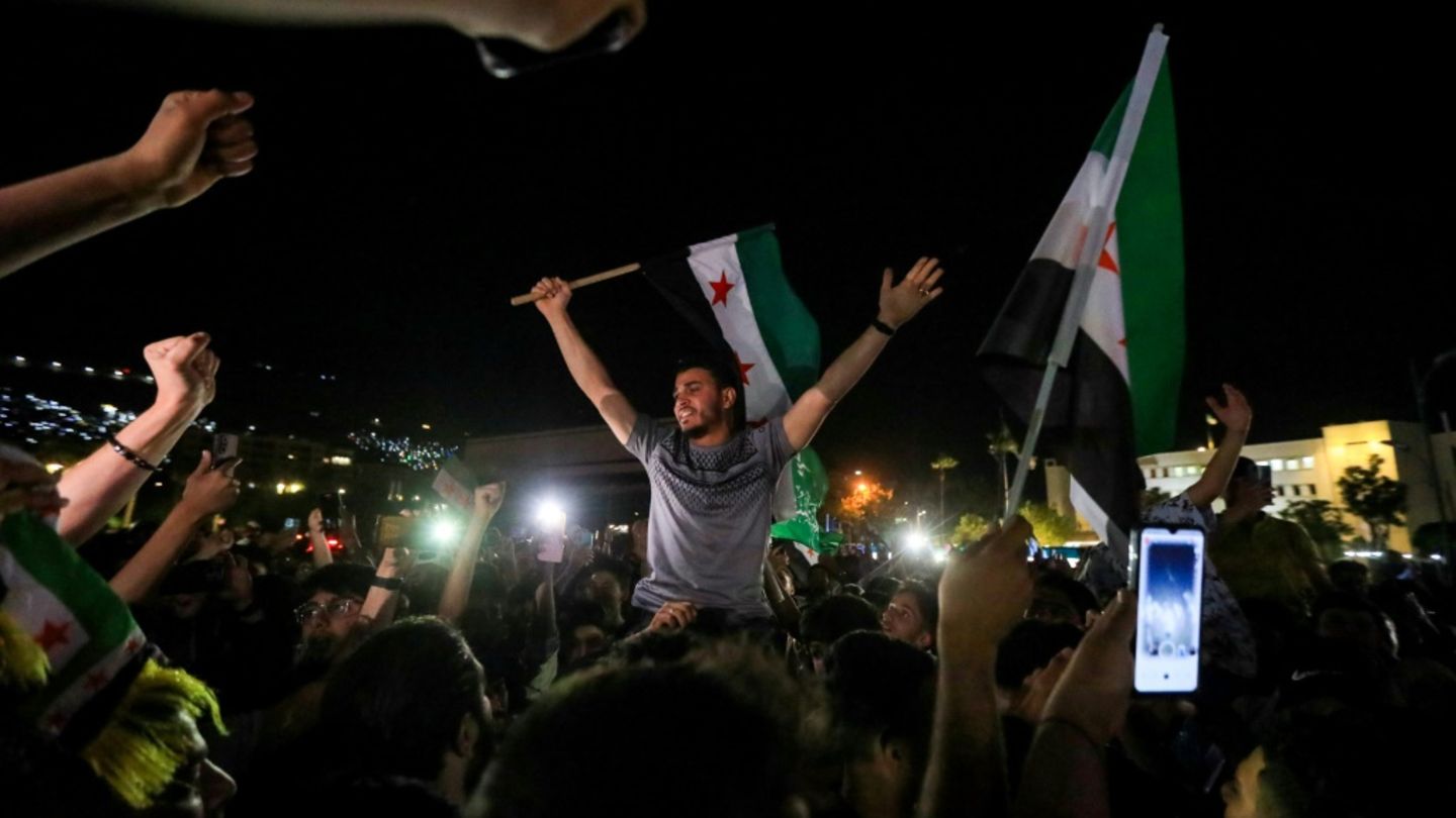 Menschen in Damaskus feiern vergangene Woche die Aufhebung der US-Sanktionen gegen Syrien