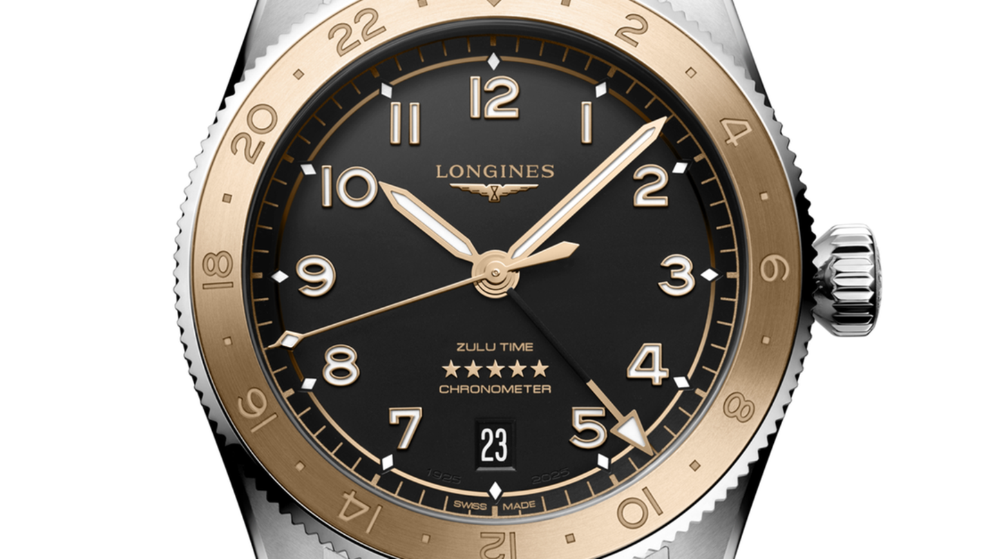 Rosiger Glanz: 1925 entwickelte Longines die "Spirit Zulu Time" mit zweiter Zeitzone. Den 100. Geburtstag feiert die Marke nun mit einem Modell, das einen Glasboden und eine roségoldene Lünette besitzt