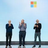 Zum 50. Jubiläum stehen Gründer Bill Gates, langjähriger CEO Steve Ballmer und der aktuelle Chef Satya Nadella auf der Bühne