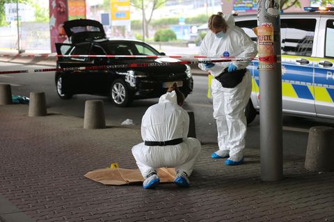 Nach dem Angriff in Bielefeld waren Polizei und Spurensicherung im Einsatz
