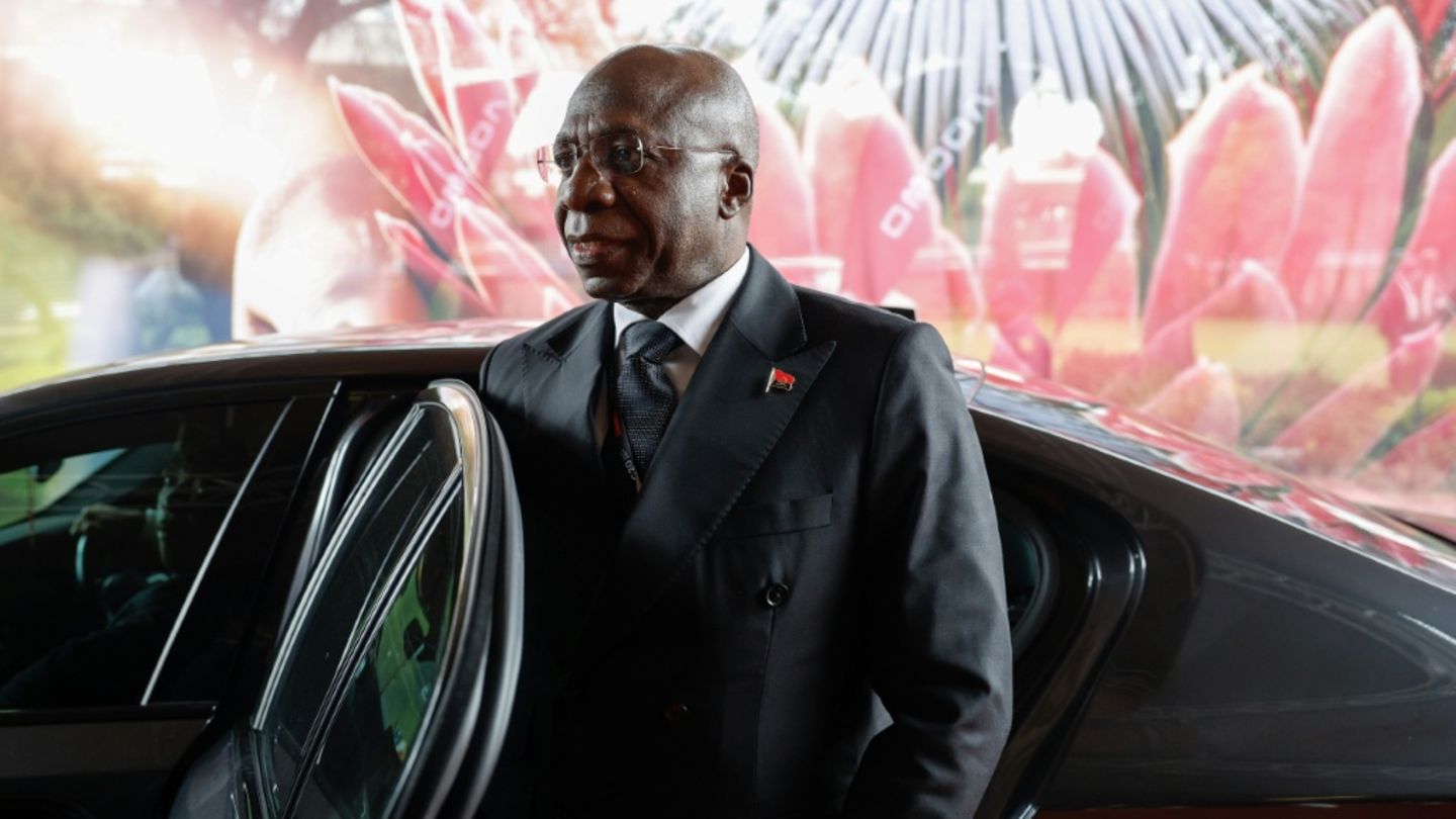 Angolas Außenminister Antonio im Februar in Johannesburg