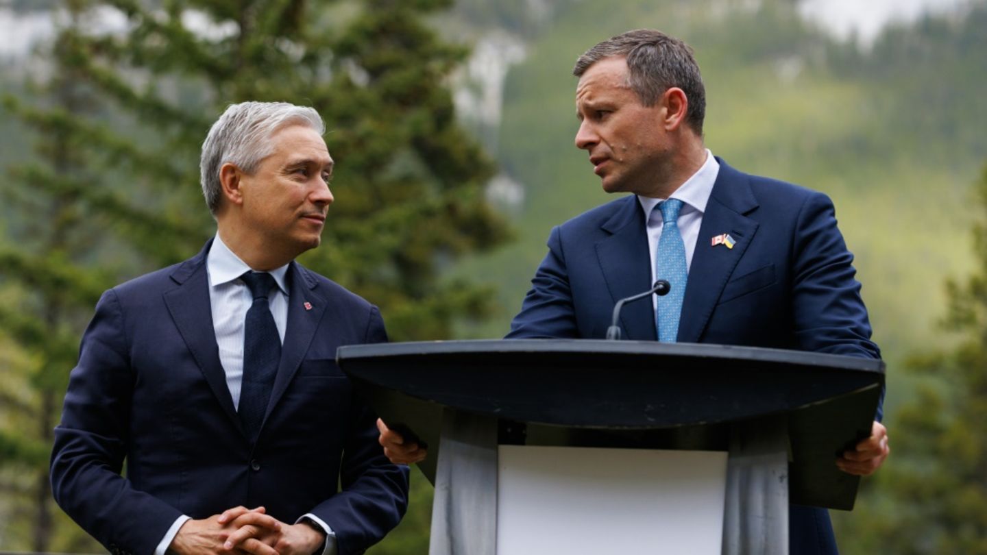 Francois-Philippe Champagne (L) und Sergej Martschenko