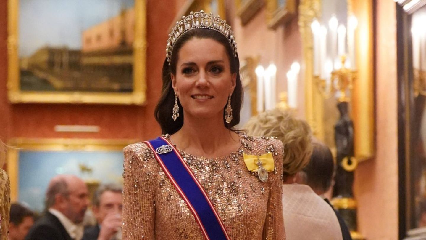 Princess Kate: New wax figure with a special dress