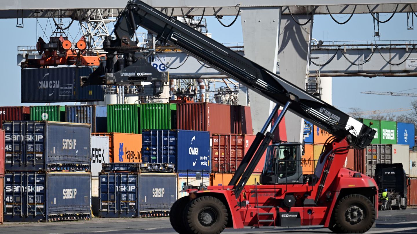 Business: order situation in the economy improves