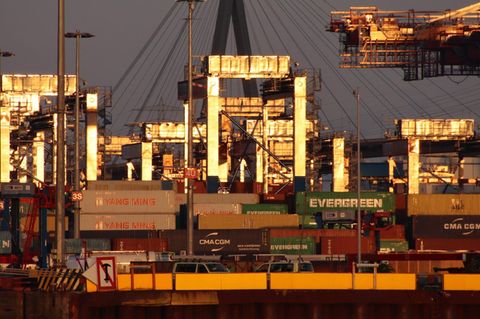 Wirtschaftsweise Symbolbild Hamburger Hafen