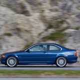 BMW 3er Coupé  Optimal motorisiert ist das BMW 3er Coupé der Generation E46 mit dem 328i- oder 330i-Triebwerk, das 141 kW (192 PS) bzw. 171 kW (231 PS) und ein maximales Drehmoment von 300 Nm bietet. Der Bayer beschleunigt in unter sieben Sekunden auf 100 km/h und erreicht mit Handschaltung bis zu 250 km/h. So modern der Reihensechszylinder auch heute wirkt, muss man sich bei frühen Modellen an das höhere Drehzahl- und Geräuschniveau des manuellen Fünfganggetriebes gewöhnen