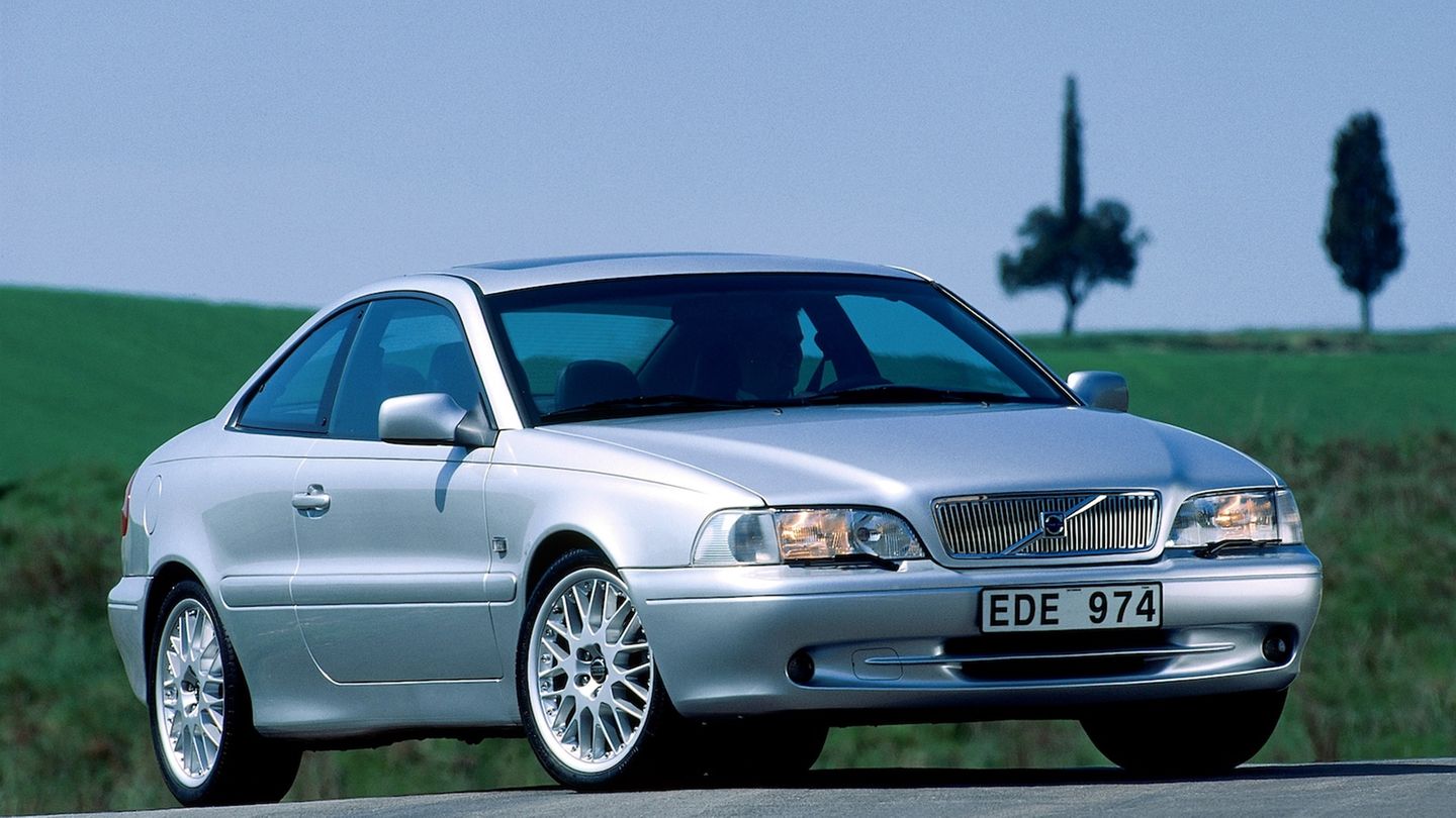 Volvo C70  Die beste Wahl ist der C70 T5 mit 176 kW (239 PS), erhältlich ab 7000 Euro. Trotz ähnlicher Abmessungen wie der 850 wirkt der C70 besonders elegant und sportlich. Die Entwicklung in nur 30 Monaten gelang durch die Zusammenarbeit mit TWR, die auch die Kosten senkte. Einziger Nachteil: Der C70 ist nur mit Vorderradantrieb erhältlich