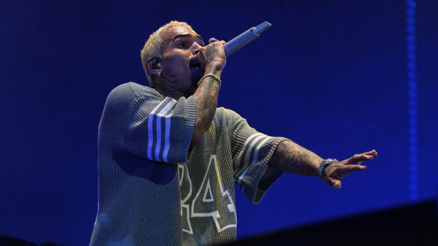 Chris Brown: Free after payment of a million deposit
