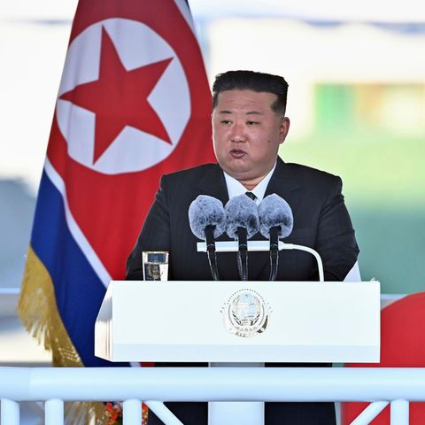 Nordkorea: Diktator Kim Jong Un bei der Zeremonie für seinen neuen Zerstörer