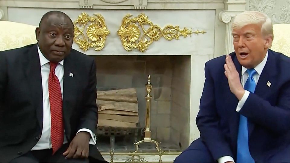 Trump versucht, Staatschef im Oval Office bloßzustellen Trump versucht, Staatschef im Oval Office bloßzustellen