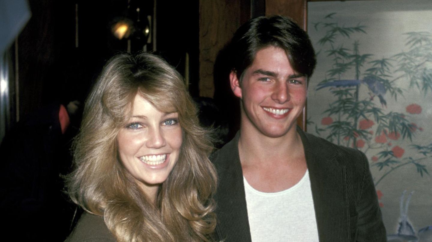 Heather Locklear (1982): In die Affäre getanzt   Kurz nach seinem Hollywood-Durchbruch ging Cruise mit Heather Locklear aus. Sie erinnerte sich: "Er tanzte im Club wie in 'Risky Business'. Ich wusste nicht, ob ich lachen oder weglaufen sollte." Es blieb bei einem Date, eine Beziehung entstand nicht.  Altersunterschied: Heather war 1 Jahr älter.