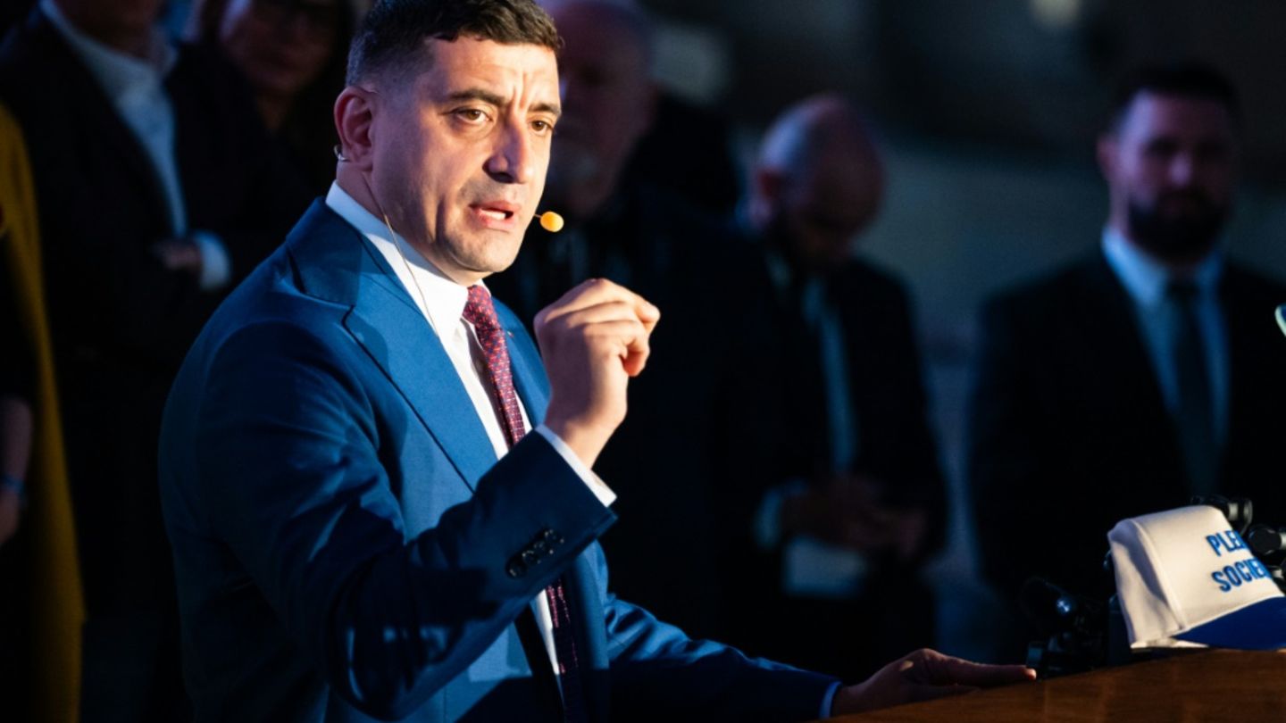 Der unterlegene ultrarechte Kandidat George Simion
