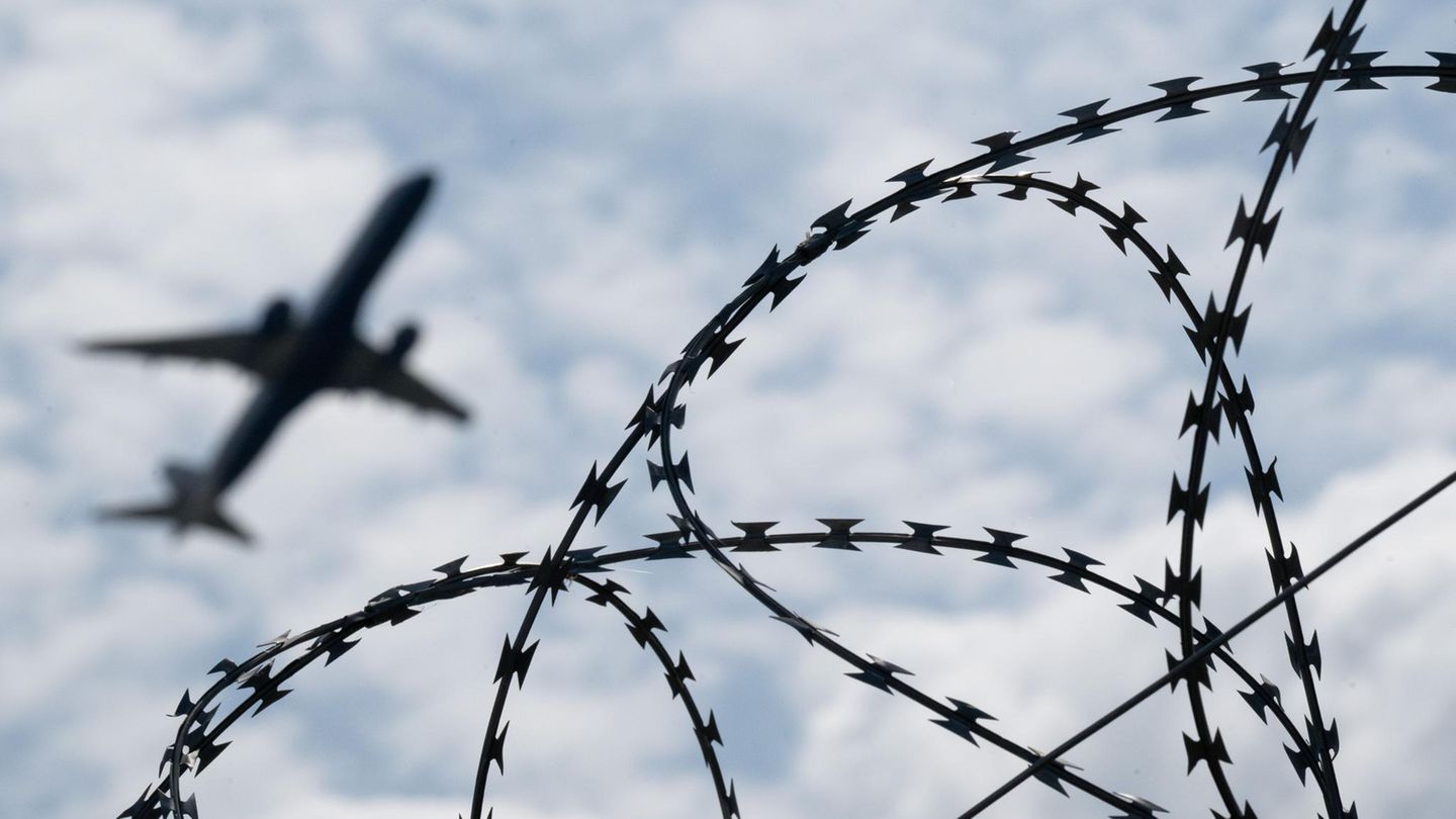 The number of deportations from Germany increases significantly