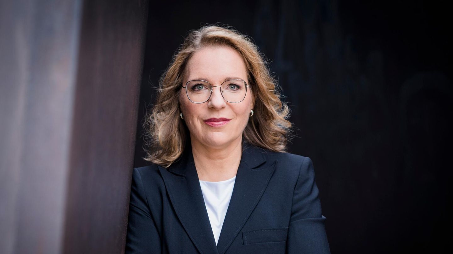 Claudia Kemfert setzt sich für erneuerbare Energien ein Claudia Kemfert setzt sich für erneuerbare Energien ein