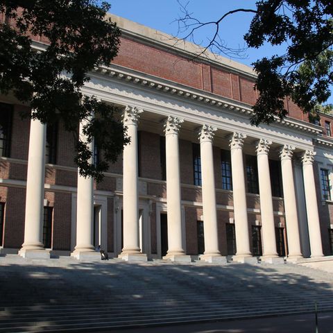 Der Campus der Harvard-Universität in Cambridge in Massachusetts