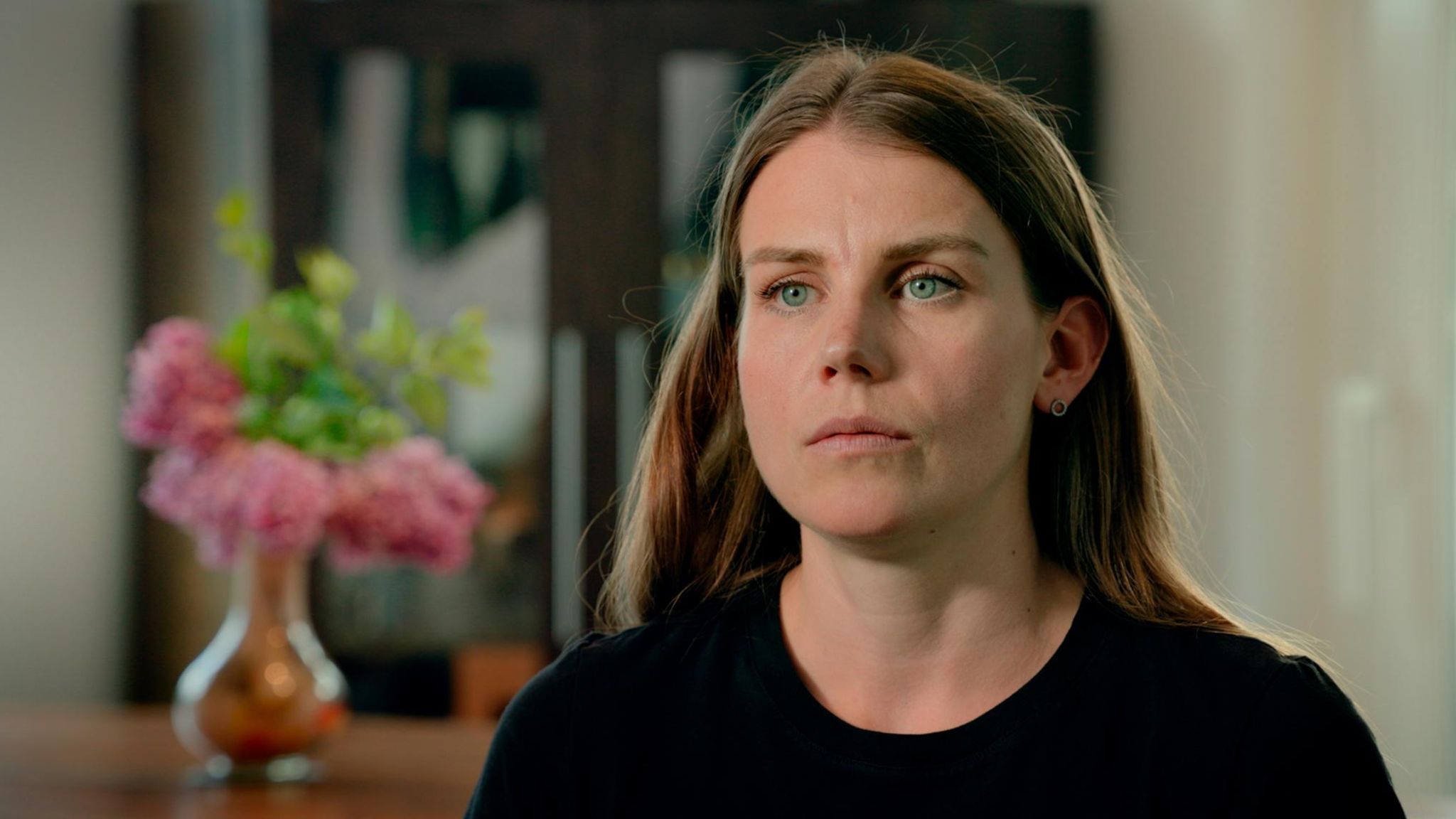 Nathalie Schöffmann, geborene Birli, sitzt in ihrem Haus im Grazer Umland