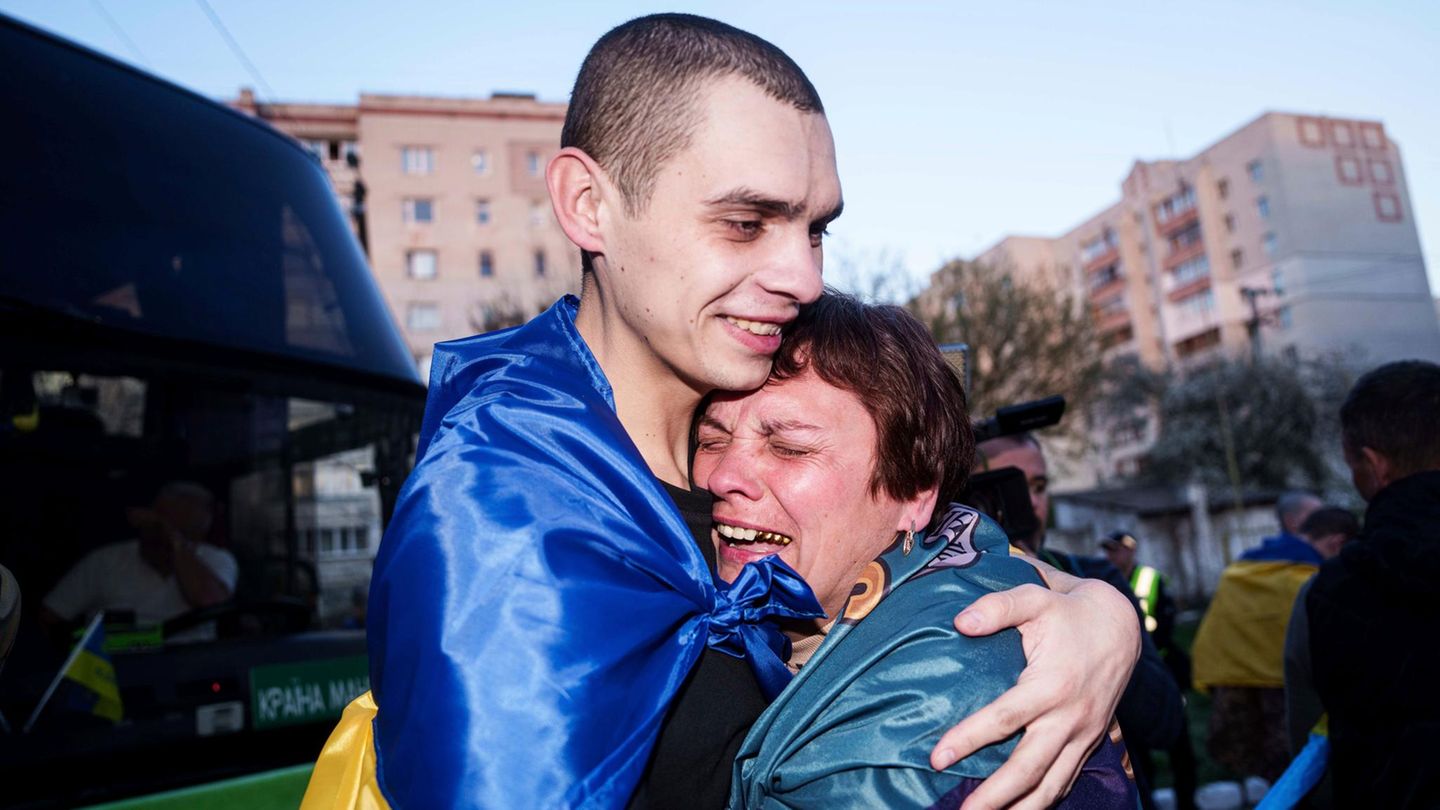Russia and Ukraine apparently begin with great prisoner exchange