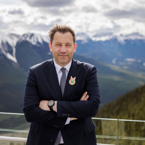SPD chief and Federal Minister of Finance Lars Klingbeil ahead of mountain panorama in Canada-for AfD ban