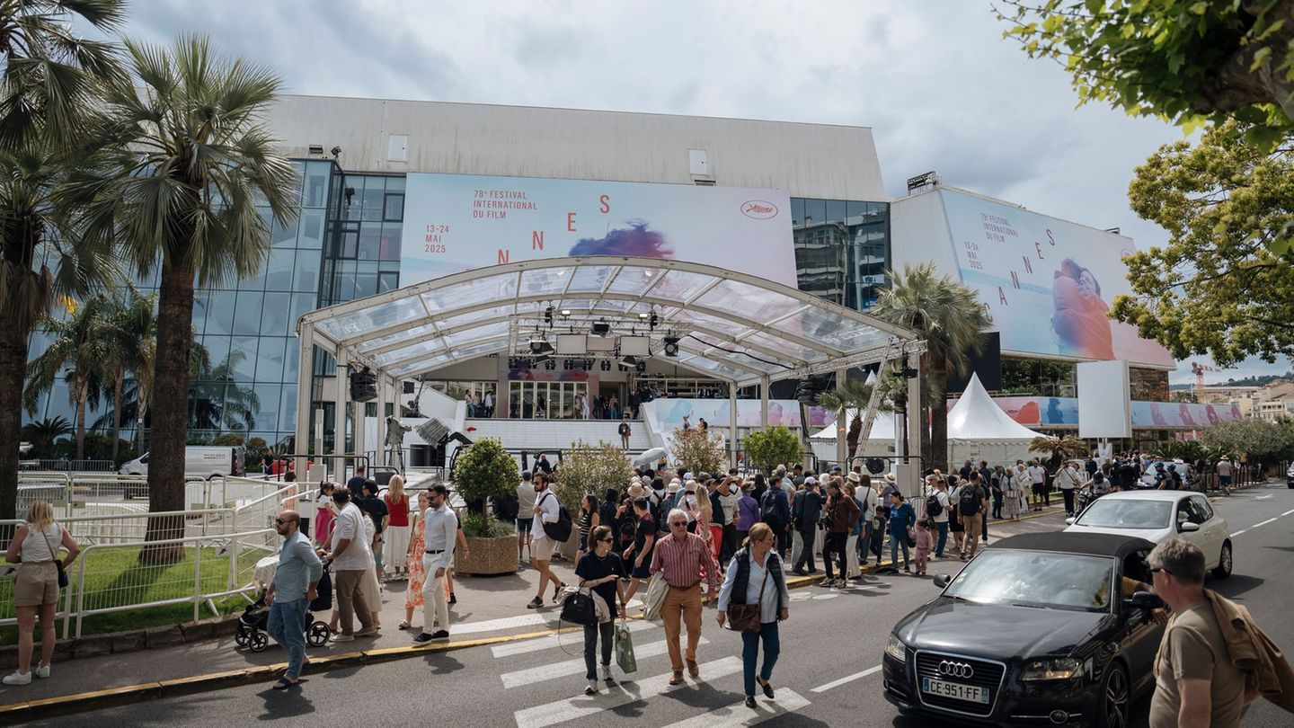 France: Restrict in Cannes restored