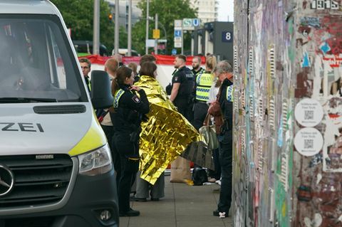 Hamburg Hauptbahnhof nach der Messerattacke: Einsatzkräfte versorgen Menschen