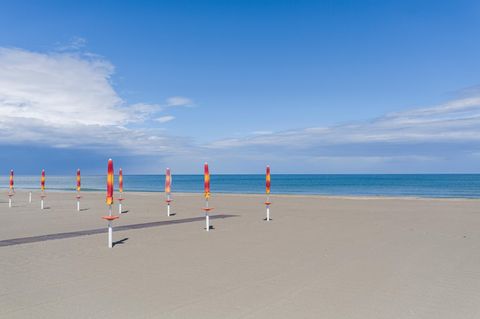 Der Sandstrand von Cervia an der italienischen Adriaküste – in dieser Gegend ereignete sich der Unfall (Symbolbild)