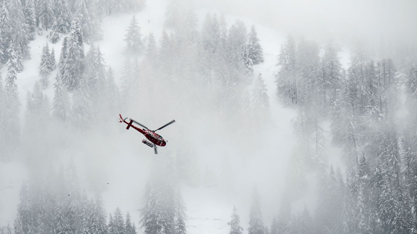 In der Schweiz sind die Leichen von fünf Skitourengängern entdeckt worden