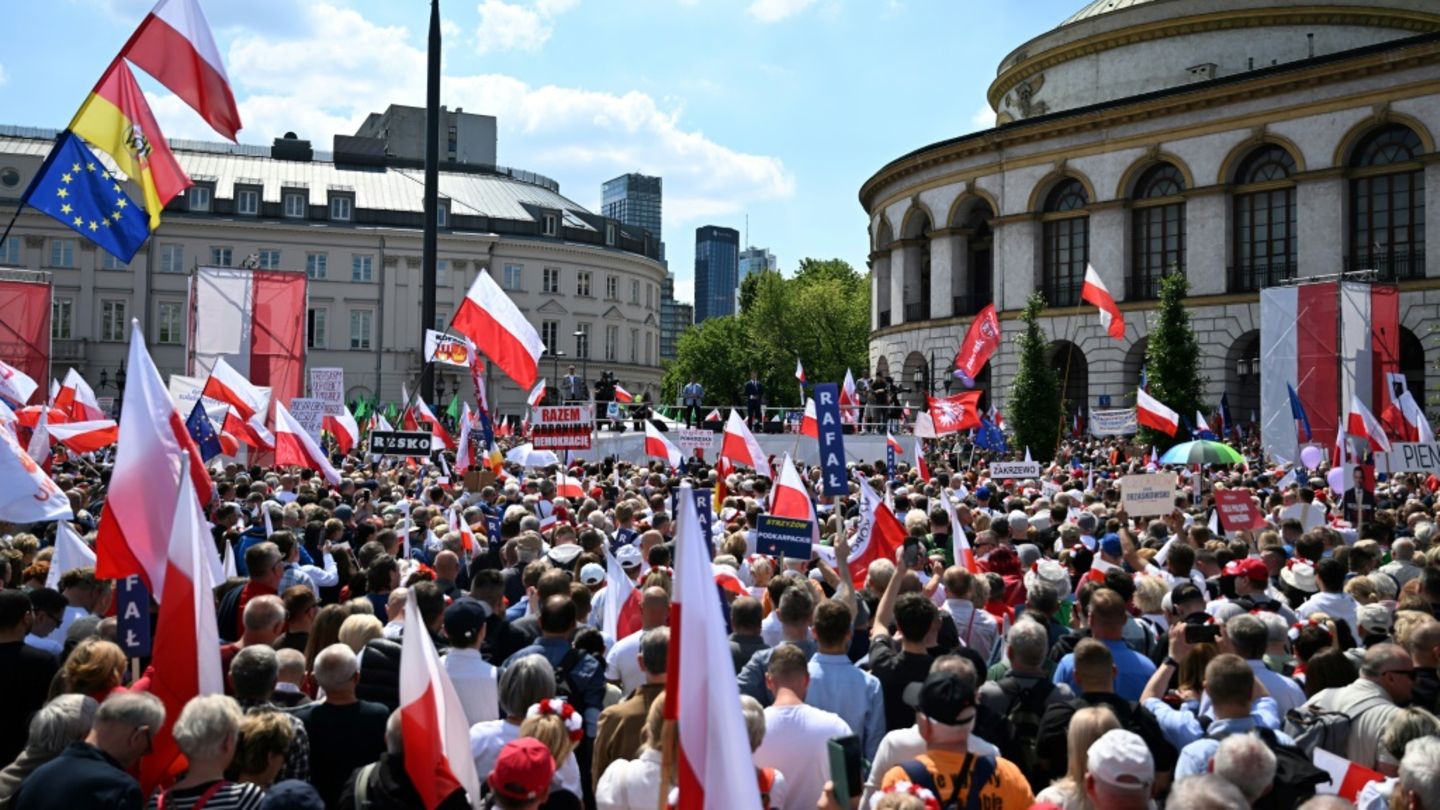 Demonstration für Rafal Trzaskowski in Warschau