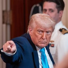"Raketen und Drohnen werden auf Städte in der Ukraine geschossen, ohne jeglichen Grund", kritisiert Donald Trump