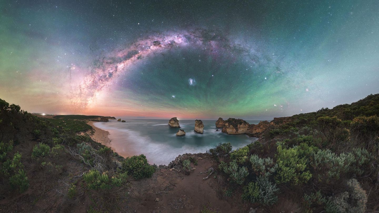 "Diamantstrand und Smaragdhimmel" - Brent Martin Diamond Beach mit Milchstraße in Australien