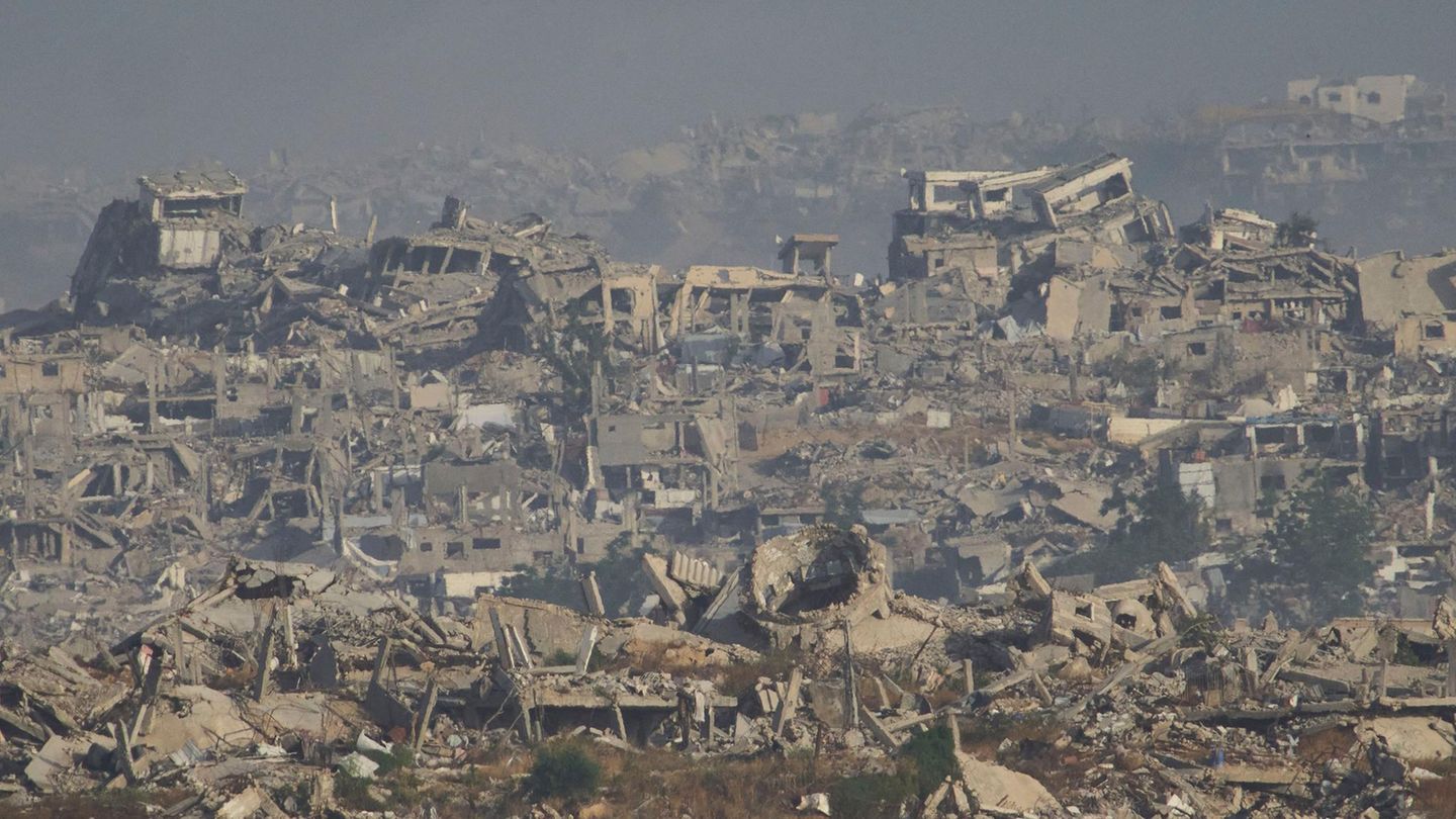 Israel attacks Hamas Command Center-probably at least 30 dead