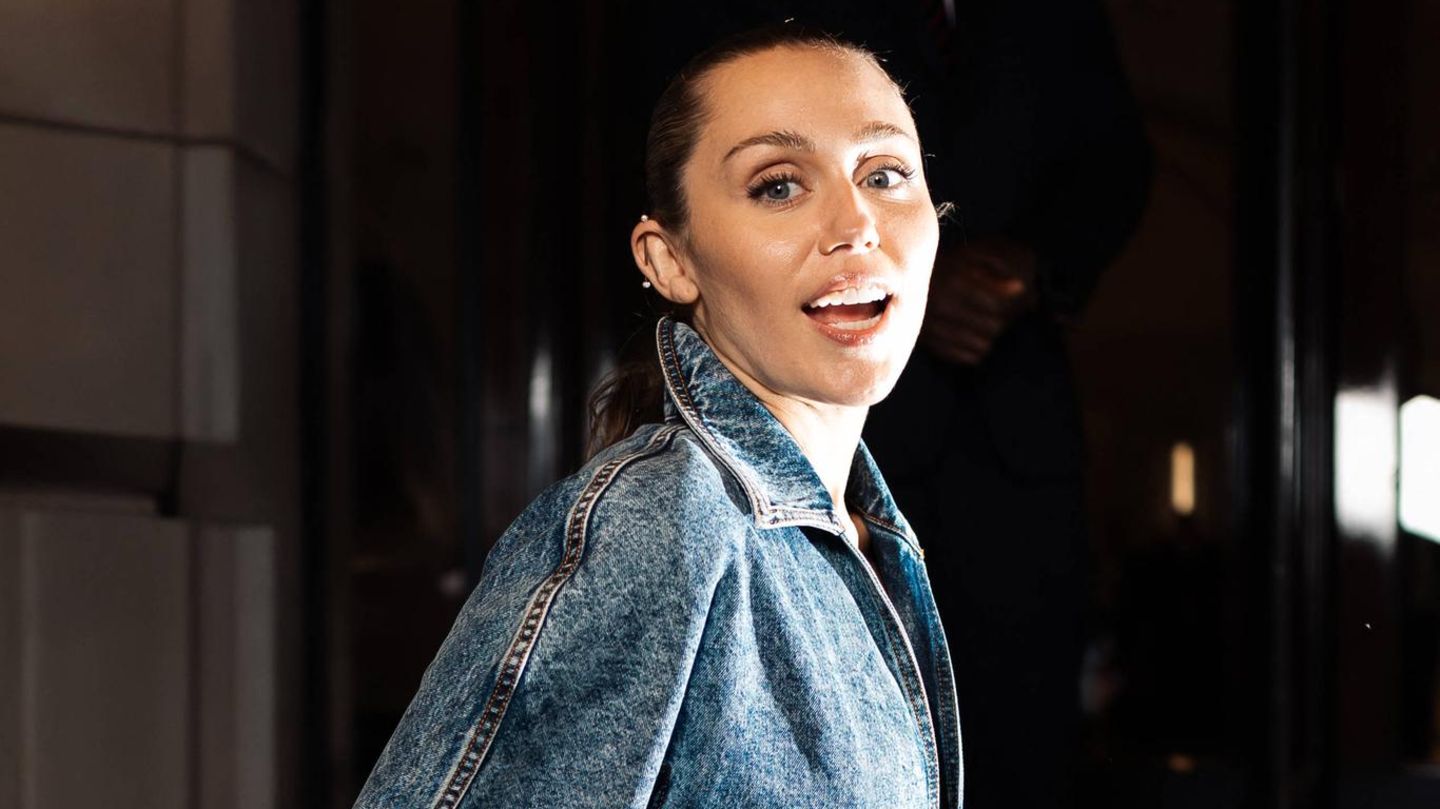 Miley Cyrus has a knee infection after her video shooting