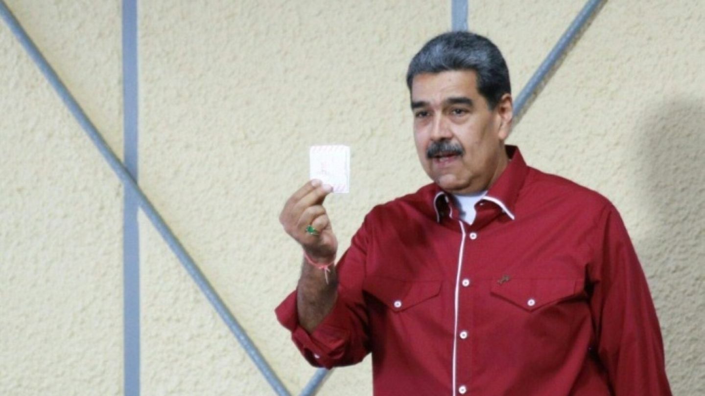 Nicolás Maduro bei der Stimmabgabe in Caracas