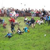 Und schon stürzen sich die Irren ... äh ... Teilnehmenden den Hügel hinunter