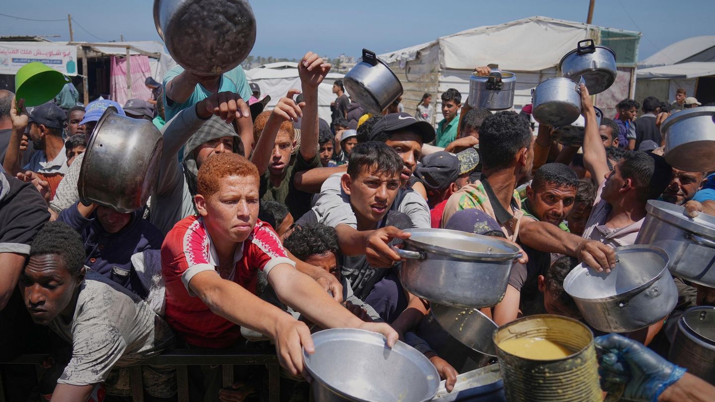 Gaza Foundation distributes the first aid-Hamas demands Boykott