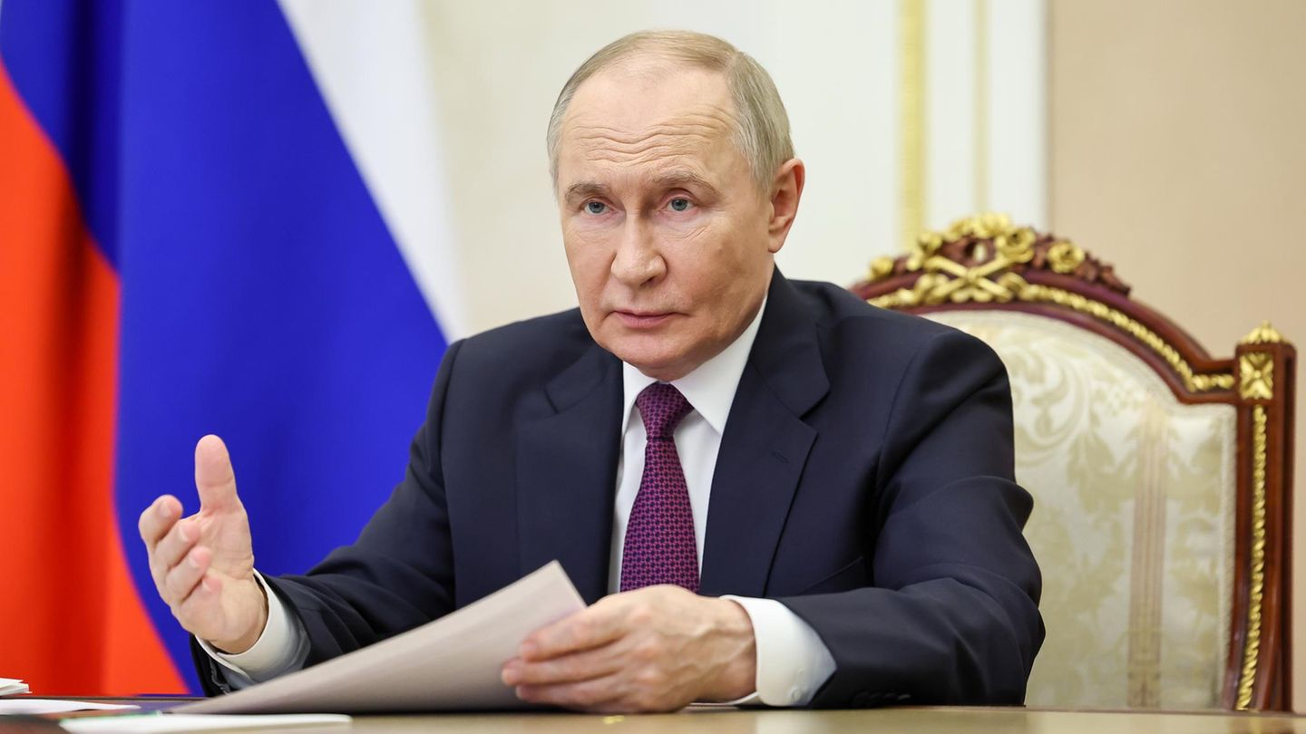 Putin threatens IT companies that have left Russia