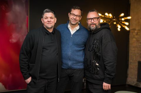Kitchen Impossible: Tim Mälzer und seine Kochbuddies Edi Frauneder und Mario Lohninger