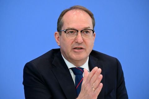 Alexander Dobrindt möchte die beschleunigte Einbürgerung rückgängig zu machen