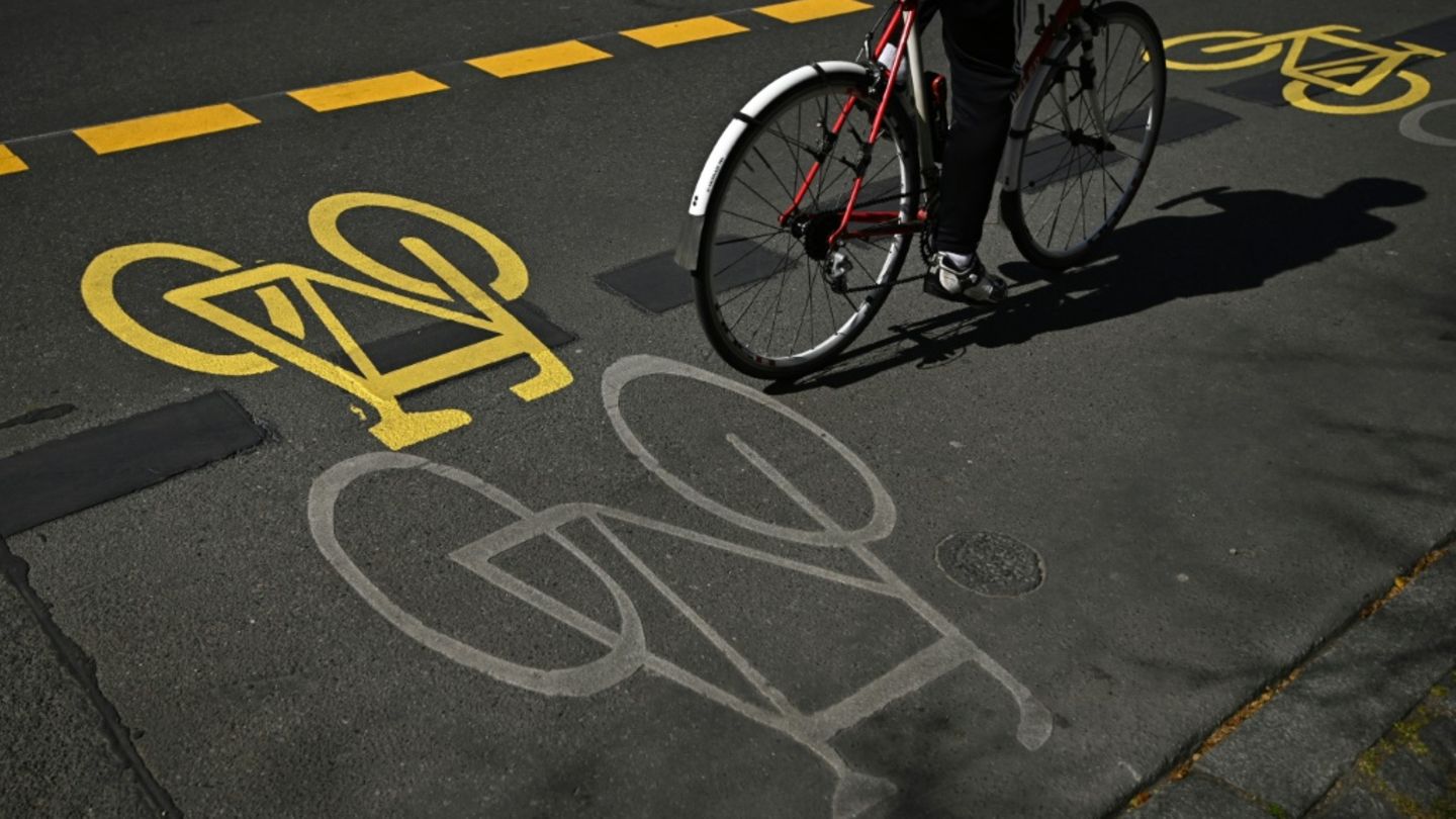 Fahrradstreifen auf Straße