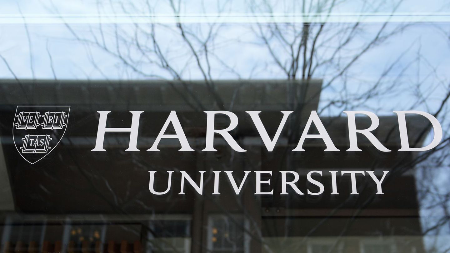 Elite University: Media: Trump wants to delete Harvard remaining federal funds