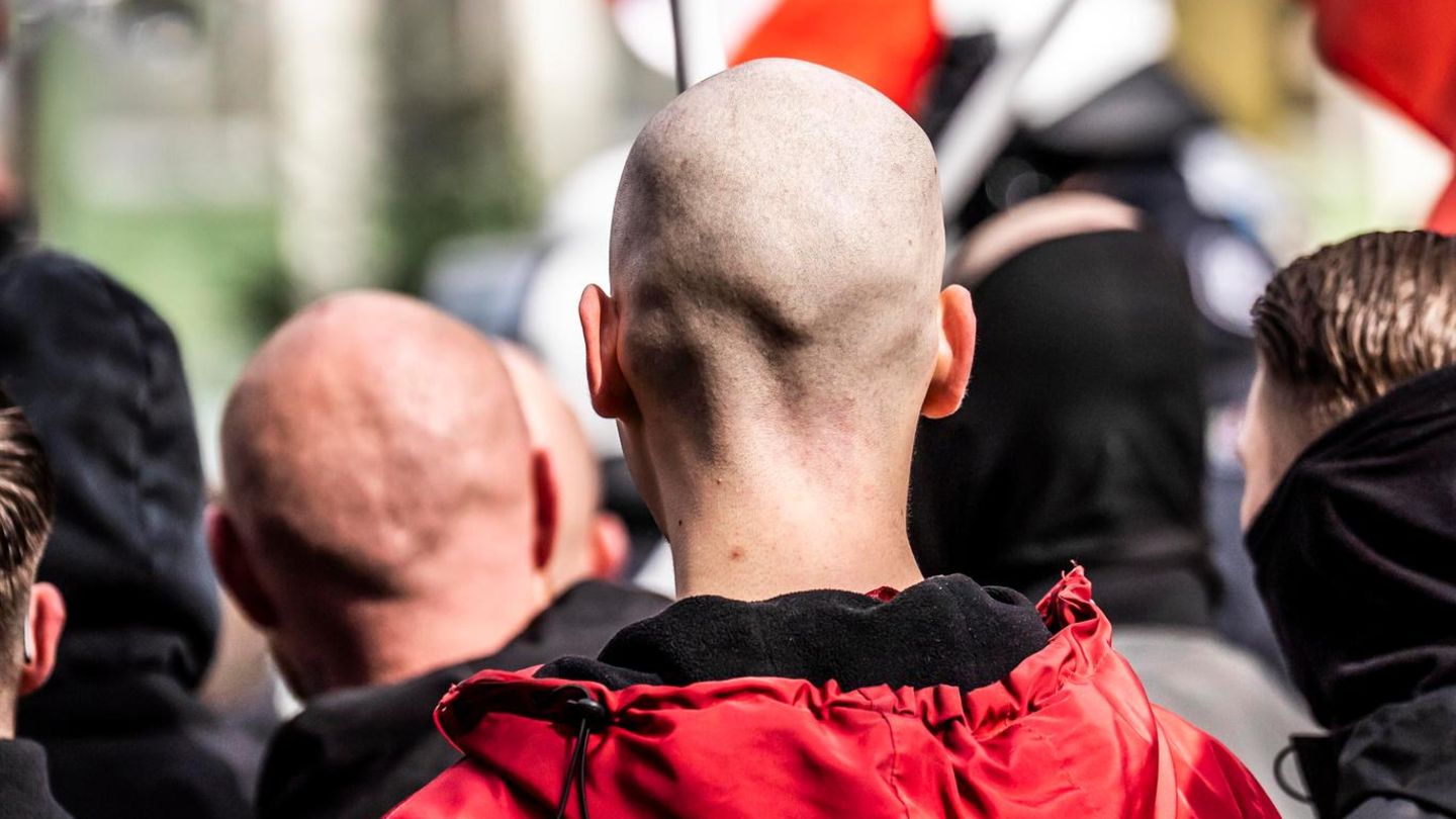 Radikalisierung: Mein Sohn, der Neonazi – woran Eltern erkennen, ob ihr Kind nach rechts driftet