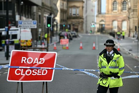 Polizistin am Unglücksort in Liverpool