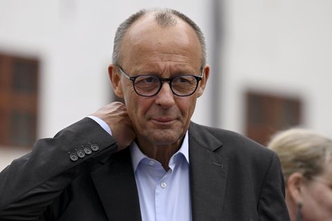"Wir dürfen uns nicht kleiner machen, als wir sind. Wir sind keine Bittsteller", sagt Kanzler Friedrich Merz