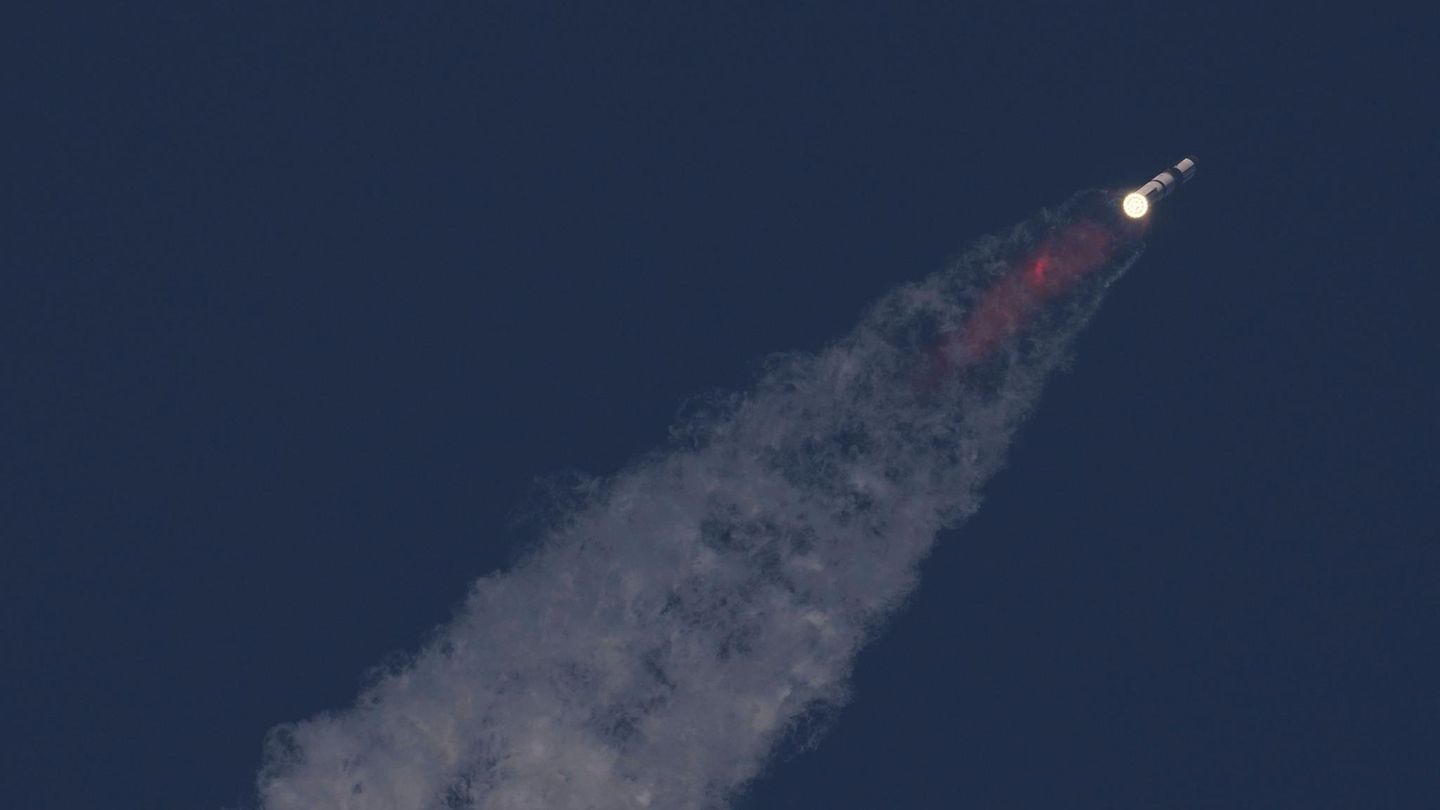 SpaceX Roket Hint Okyanusu üzerinde patlıyor