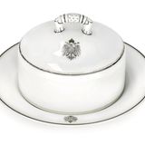 Auch Teile aus dem deutschen Kaiserhaus kommen unter den Hammer: Kaiser Wilhelms II. Butterdose aus KPM-Porzellan